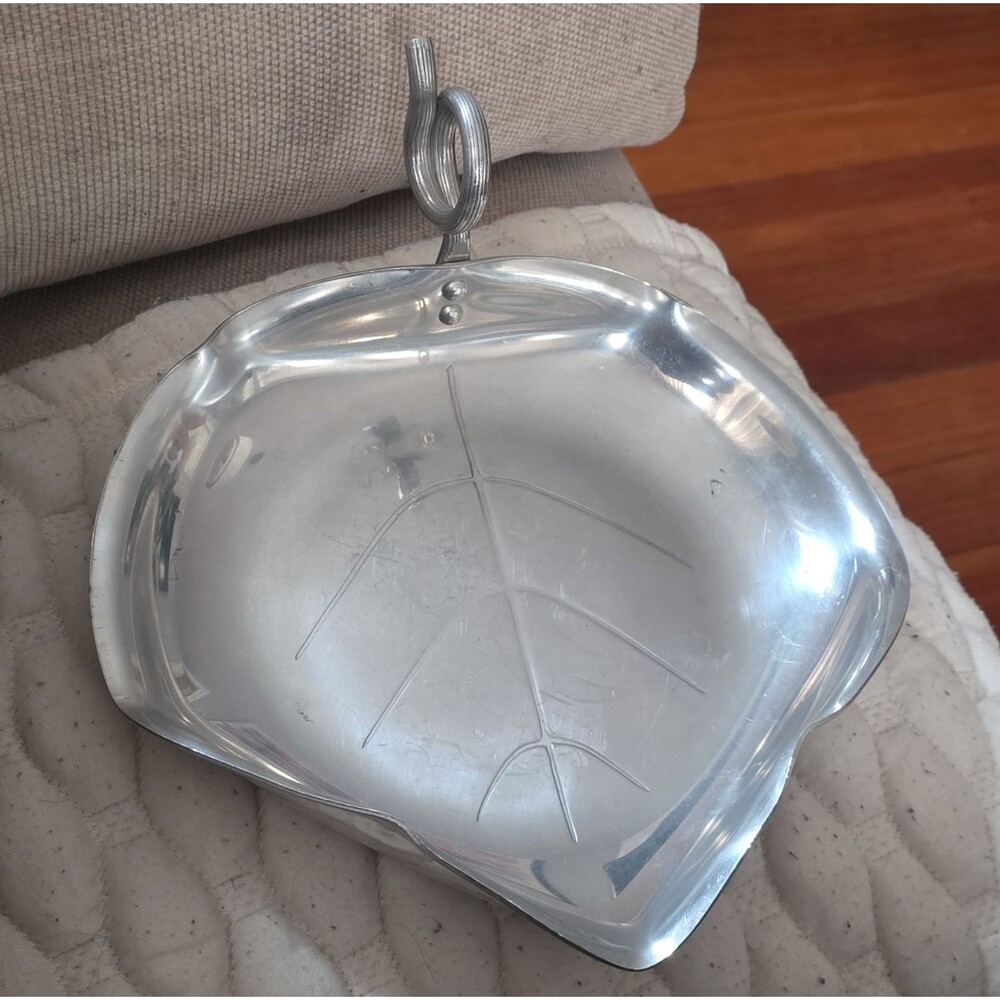 B.W. Buenilum Polished Aluminum Leaf Serving Tray w/ Handle Silver